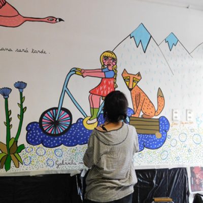 artista-visual-javi-pajaritos-interviene-la-escuela-basica-luis-galdames